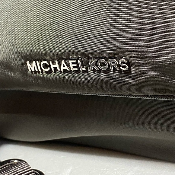 Michael Kors Laptop Messenger Bag - Picture 2 of 3